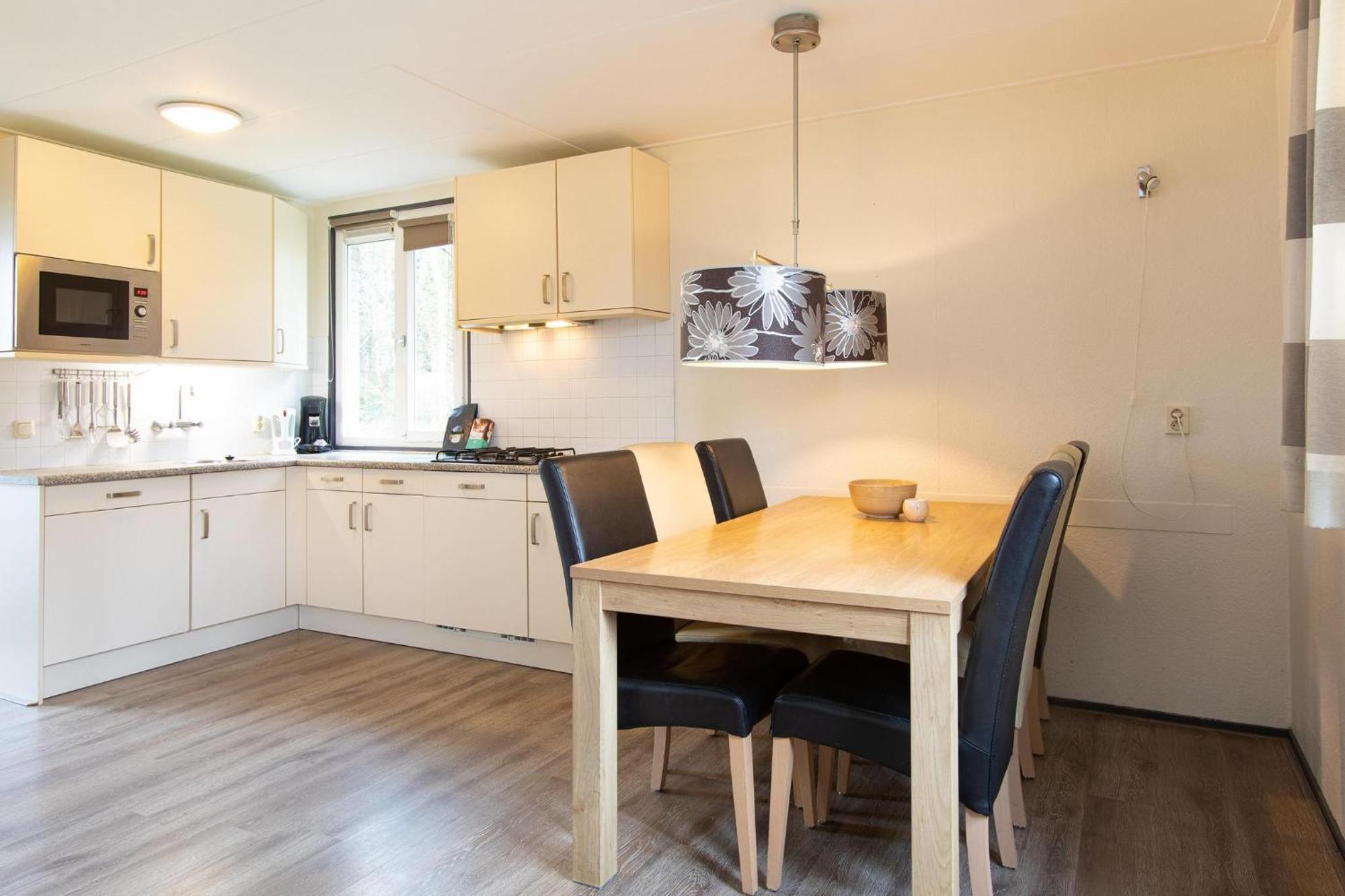 Vakantiepark Bosmeer Friesland Noordwolde  Phòng bức ảnh