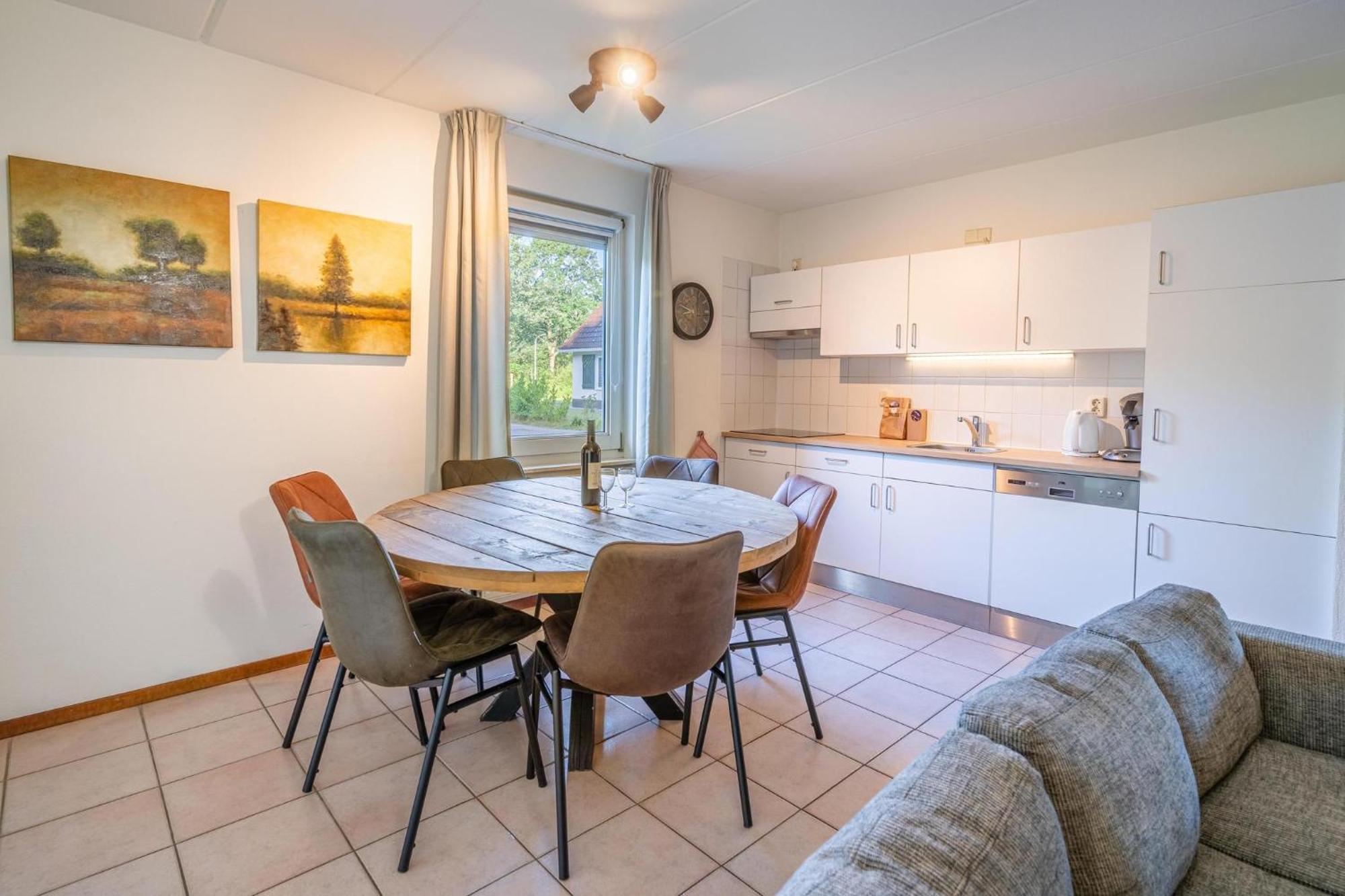 Vakantiepark Bosmeer Friesland Noordwolde  Phòng bức ảnh