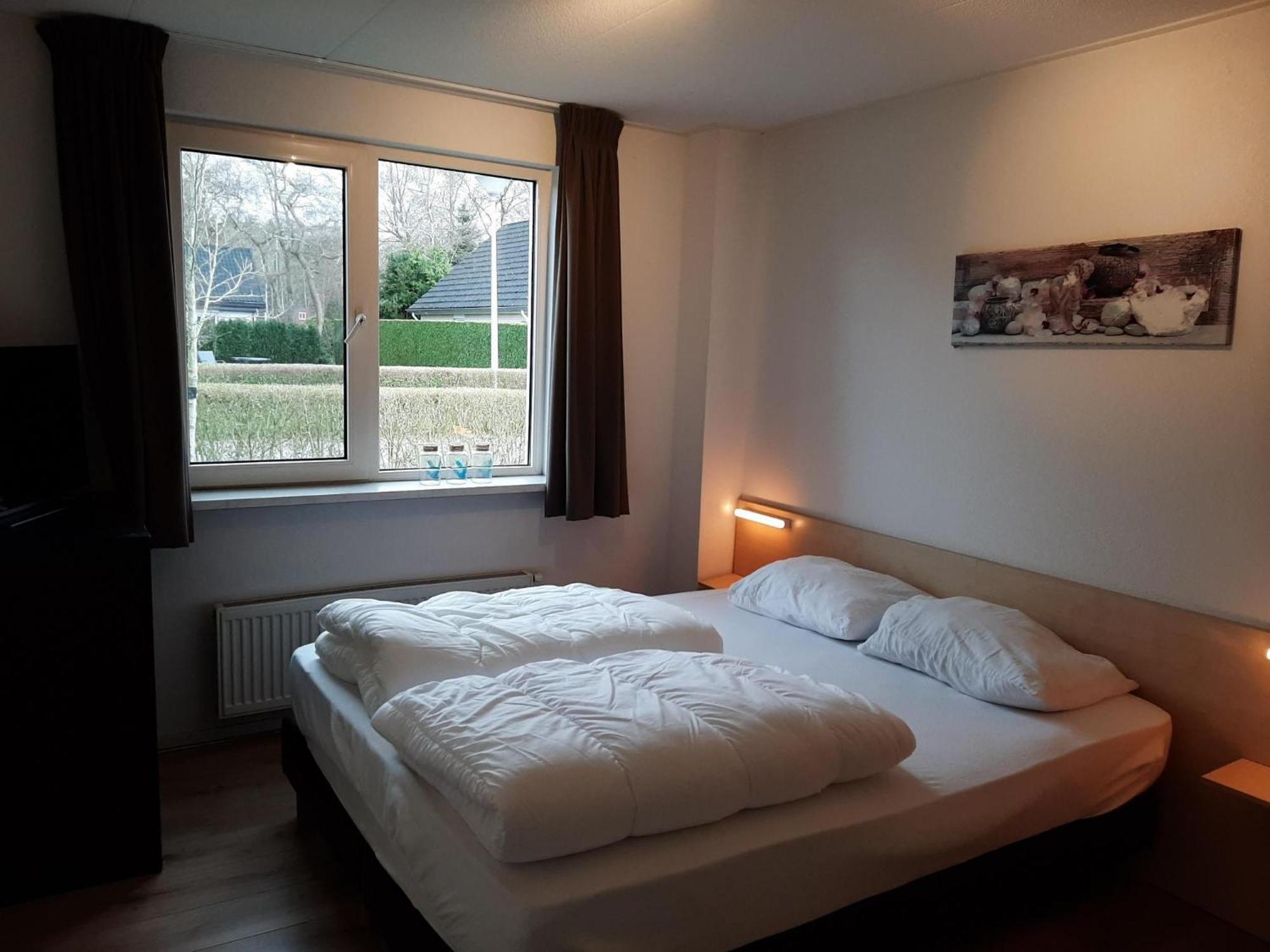 Vakantiepark Bosmeer Friesland Noordwolde  Phòng bức ảnh